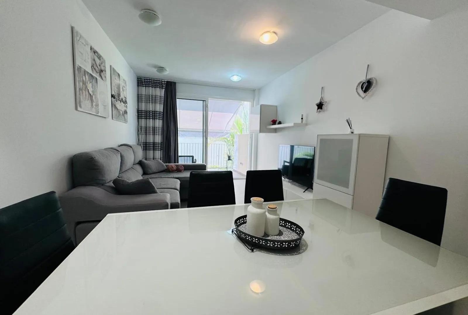 Apartment El Tesoro, Beautiful, Two Bedrooms Tenerife Sur Costa Adeje